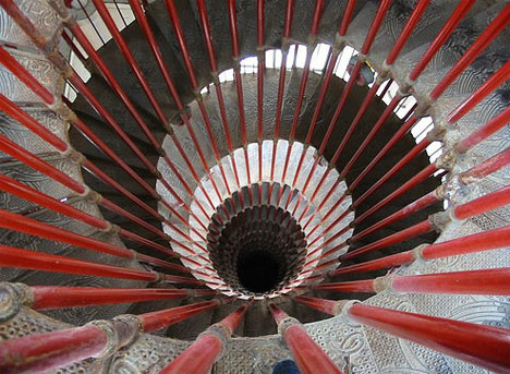 metal-castle-spiral-staircase