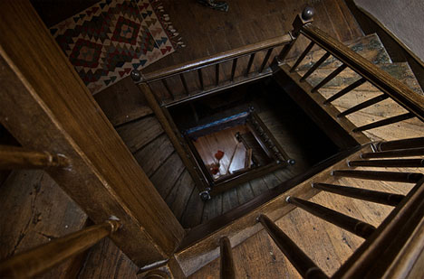 spiral-wooden-square-staircase
