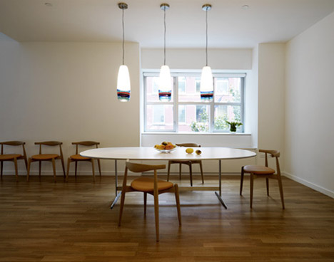 wood-white-simple-dining-room
