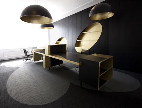 glamourous-gold-and-black-office