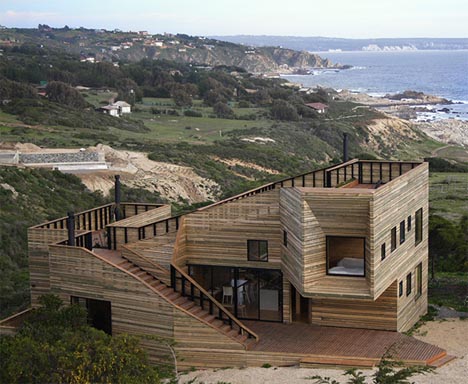 Creative Contemporary All Wood Hillside Home Design