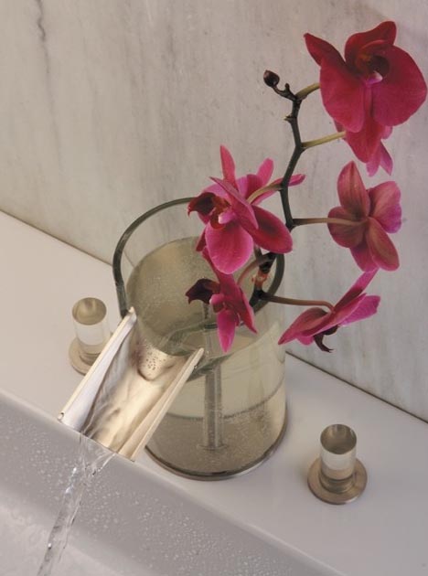 creative-vase-faucet-fixture-design