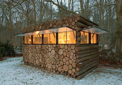 Modern Mobile Log Cabin … or Portable Prefab Pile of Logs"