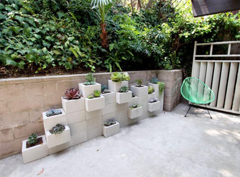 DIY Cinder Block Patio Garden | Designs & Ideas on Dornob