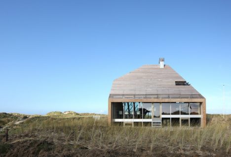 dune house glass facade