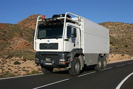 garbage-truck-giant-mobile-home