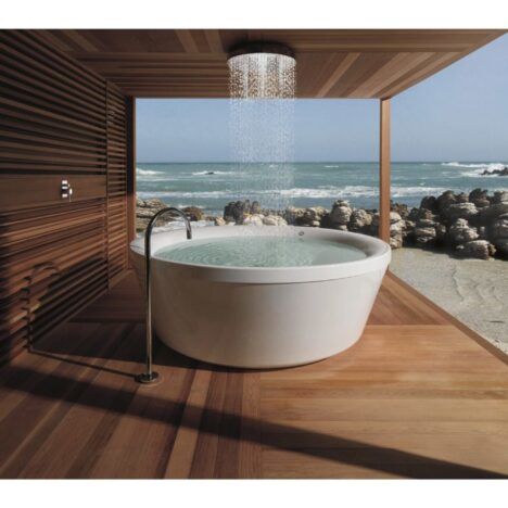 GOS 180 free standing tub outdoor