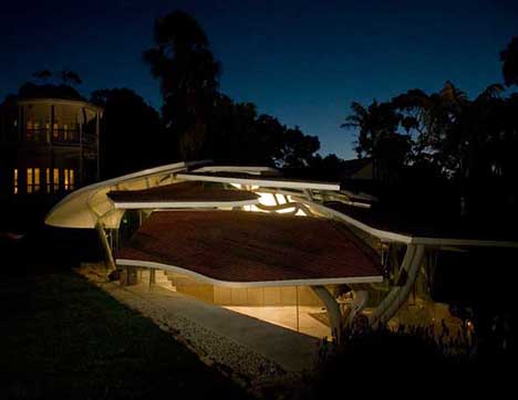 camouflage-house-design-at-night