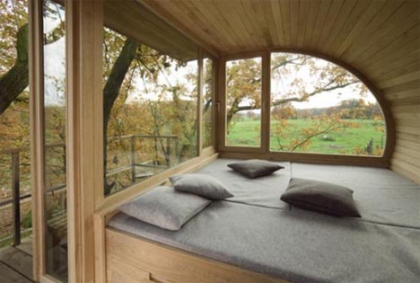 tree-house-interior-view