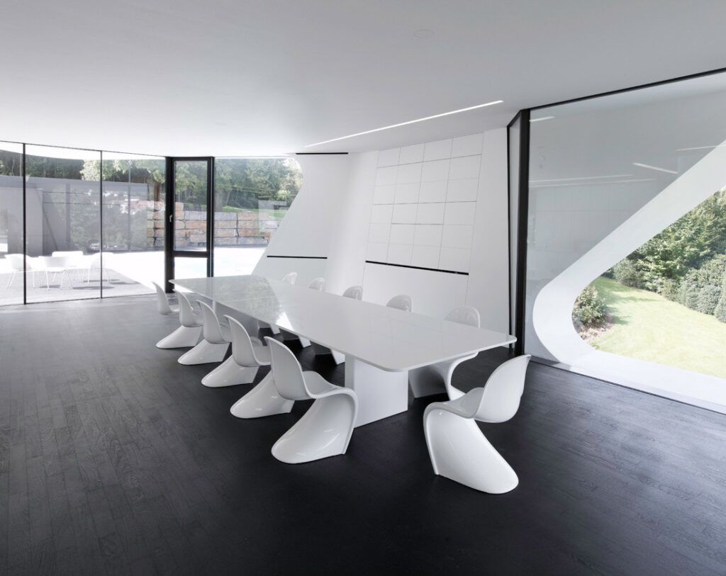 Dupli Casa futuristic dining room