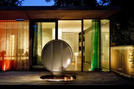 Villa Berkel modern glass house hot tub