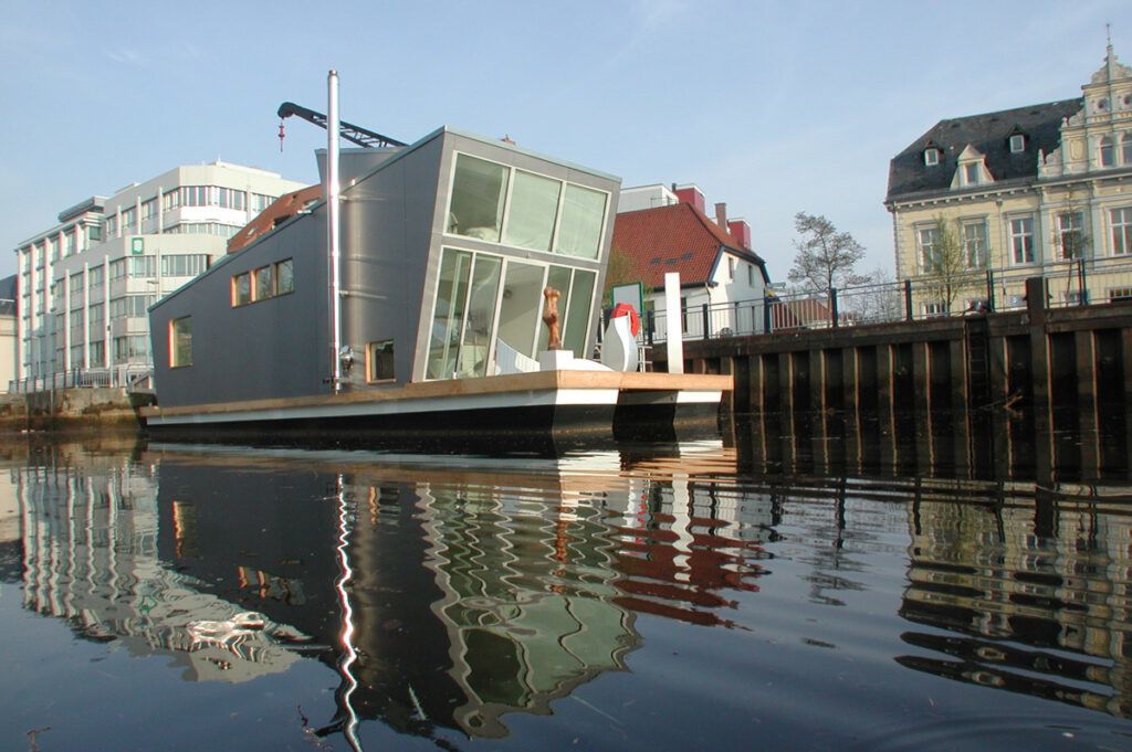 modern houseboat side view