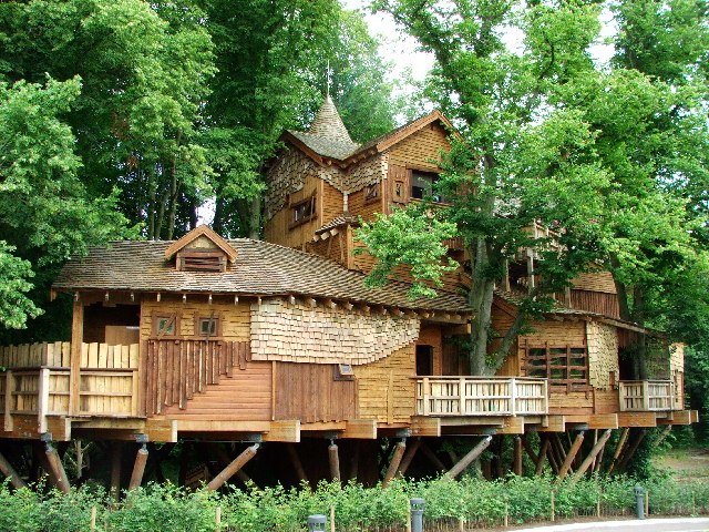 Alnwick Garden Treehouse front view