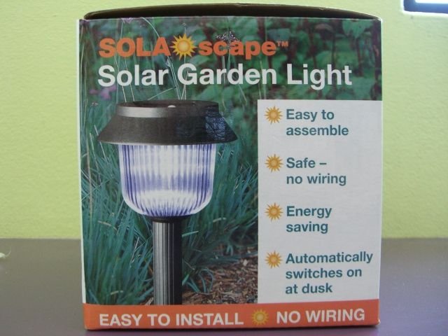 DIY solar lamp uses cheap, easy to find materials
