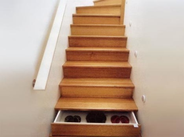 Stairs with drawers built in