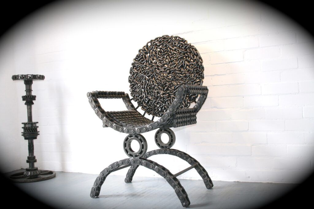 Stig chain stool