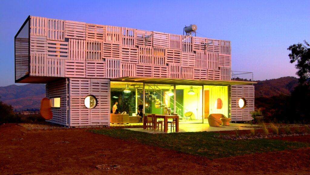 Infiniski houses made of shipping containers and pallets facade