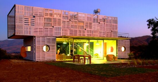 Infiniski houses made of shipping containers and pallets facade