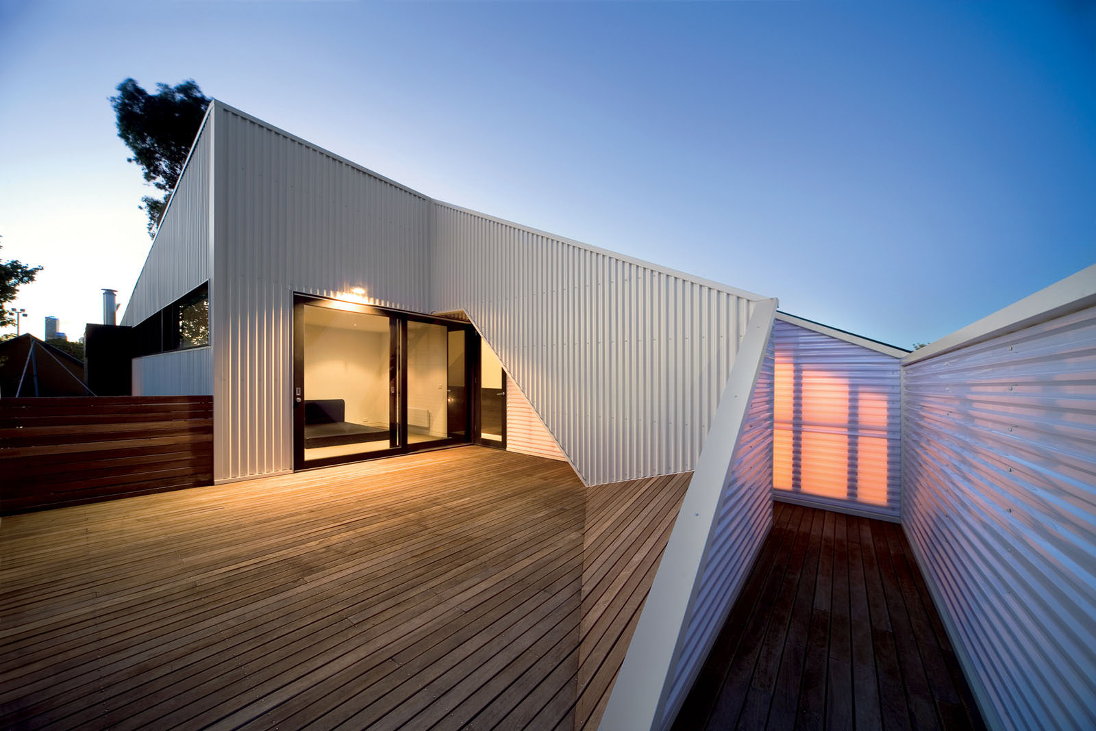 Old House by JCBA - roof terrace