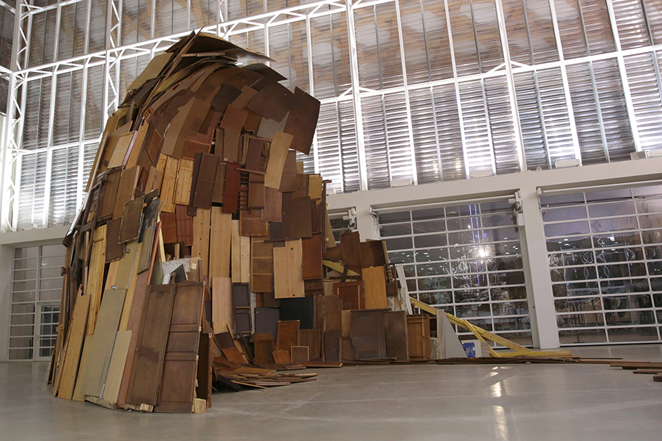 Tadashi Kawamata upcycled wood sculpture The Wave 2016