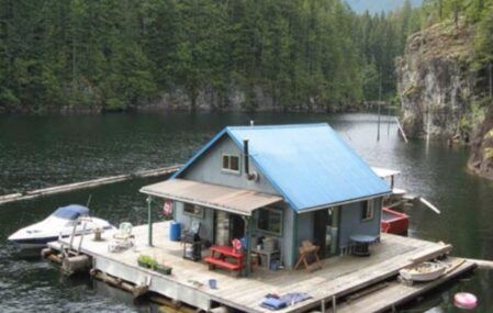 floating-cabin-homestead