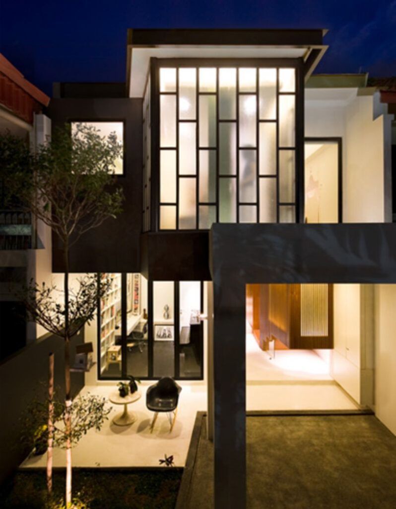Singapore home remodel courtyard