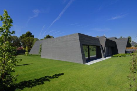 Concrete House II by A-Cero side view