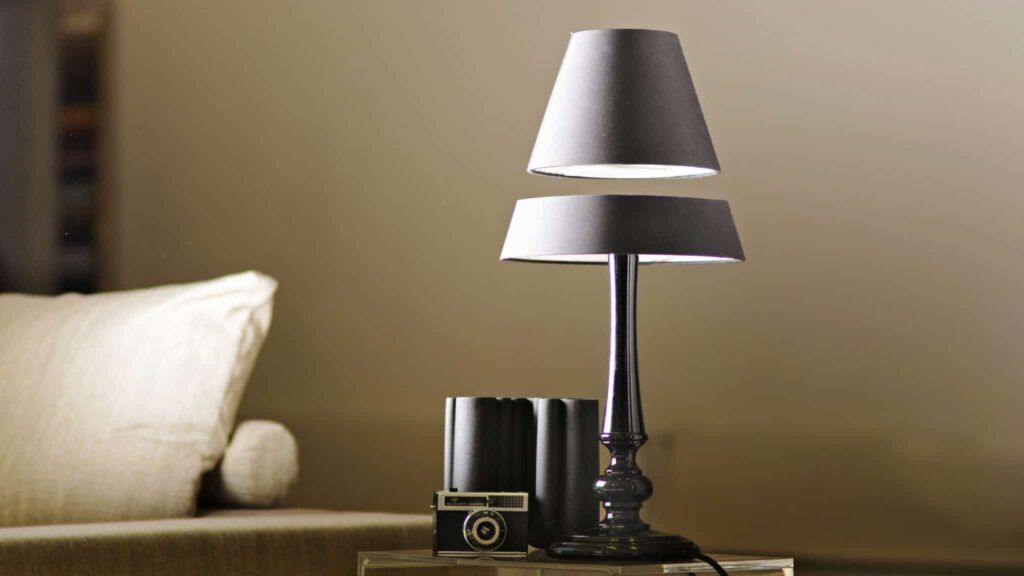 Crealev Magnetic Lamps hovering