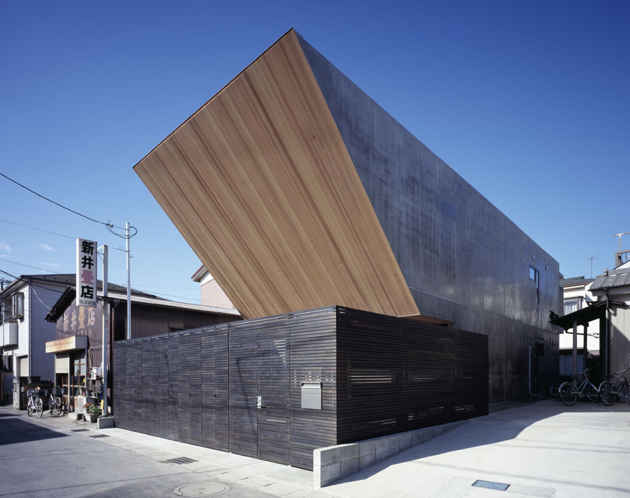 FLOW House by Apollo architects