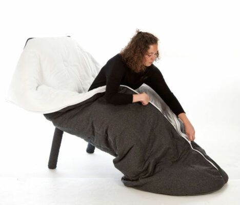 Cocoon chair zipping up