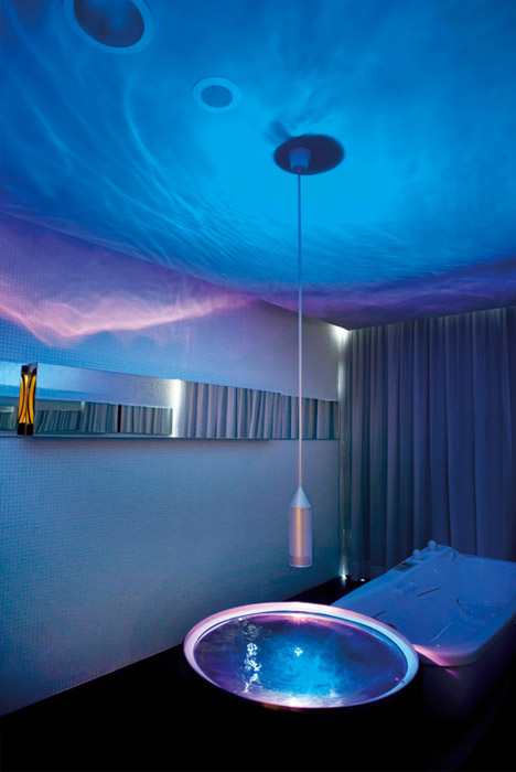 Bold Bathroom Ideas: Pictures of 7 Luxury Modern Designs | Designs