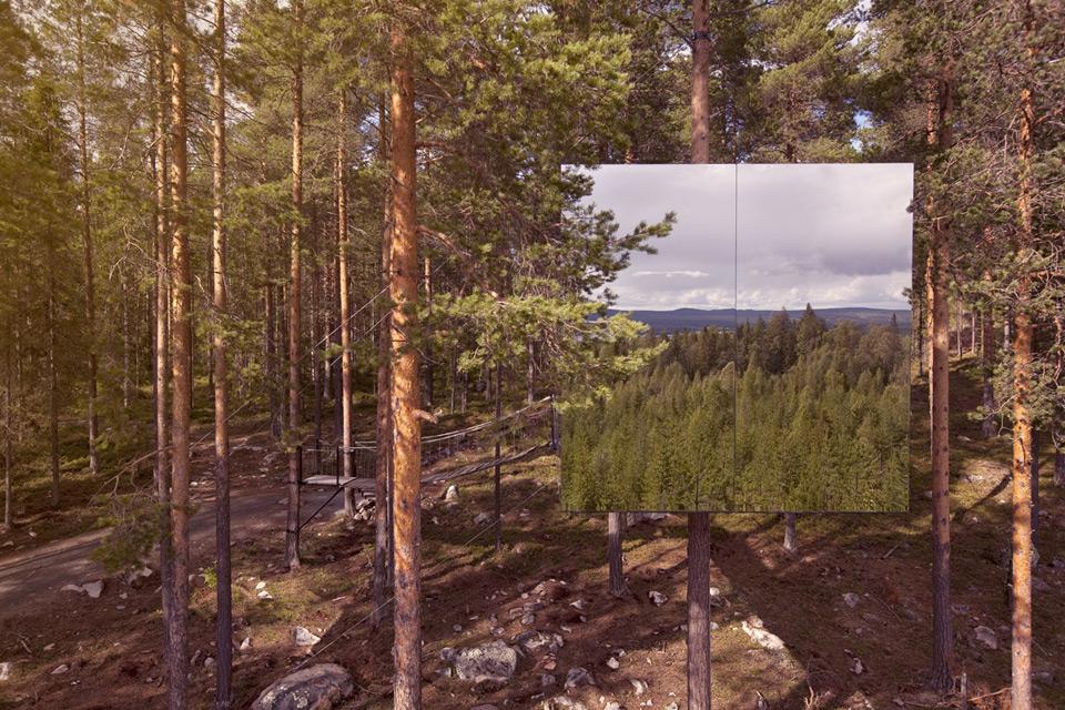 mirrorcube treehotel in landscape