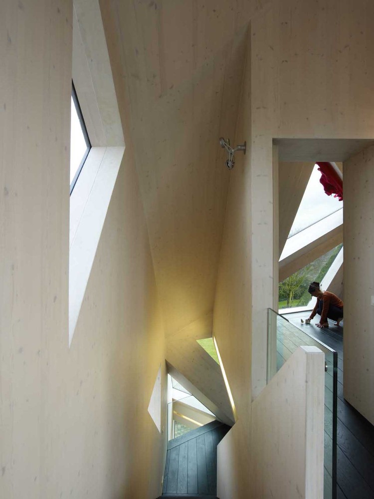 Villa Rotterdam Ooze plywood walls