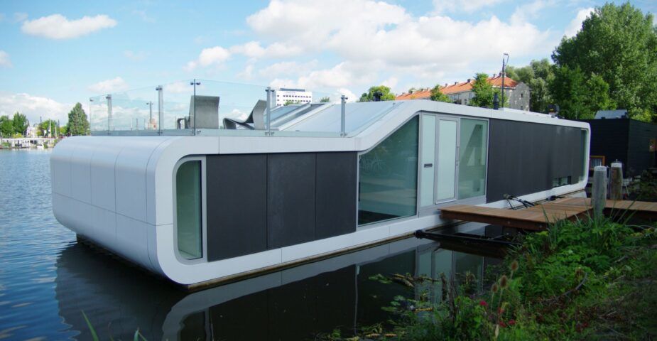 Amsterdam houseboat top level