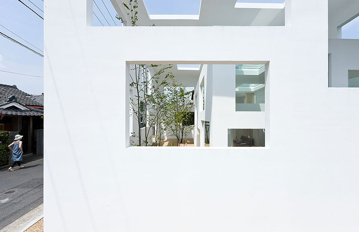 House N Sou Fujimoto window cutouts