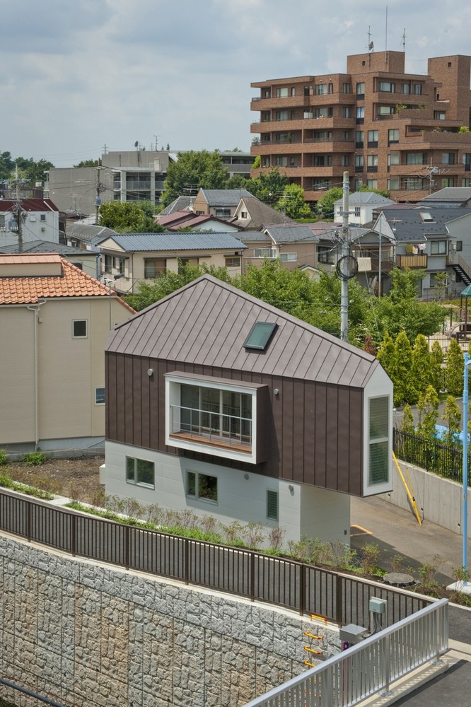 skinny house in japan narrow