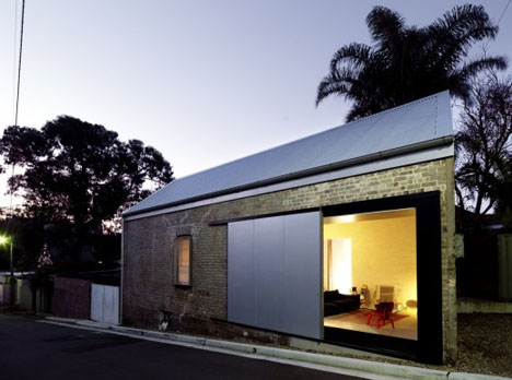 800 Square-Foot House Built Inside an 1800s Sydney Shed 