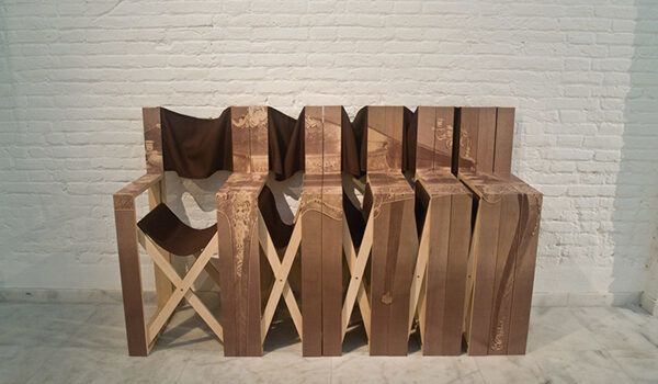 Com Oda bench converts to chairs