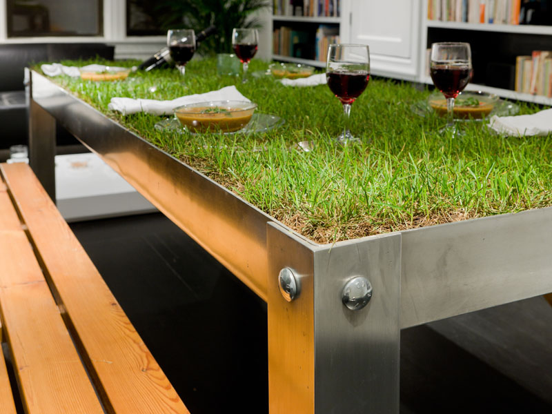 PicNYC table with living grass
