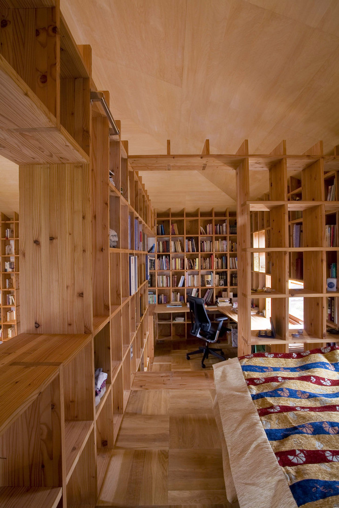 Floor-to-Ceiling Bookshelves at Shelf Pod Home office nook
