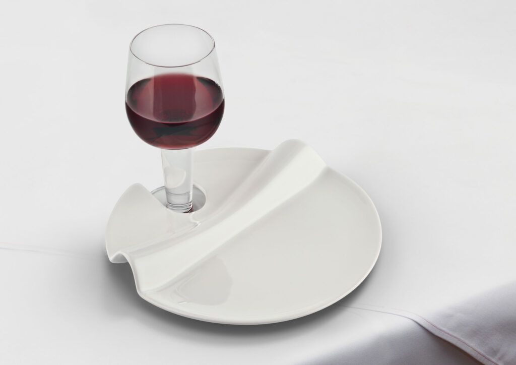 plate with slot for wine glass