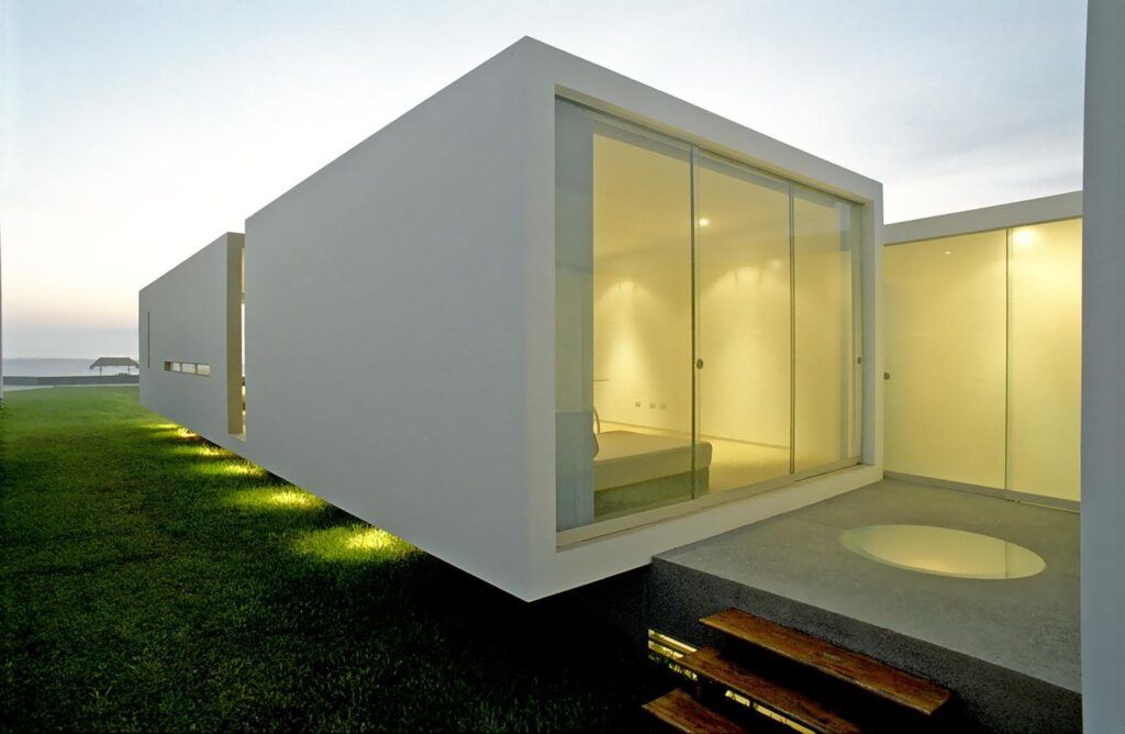 Las Arenas minimalist white home