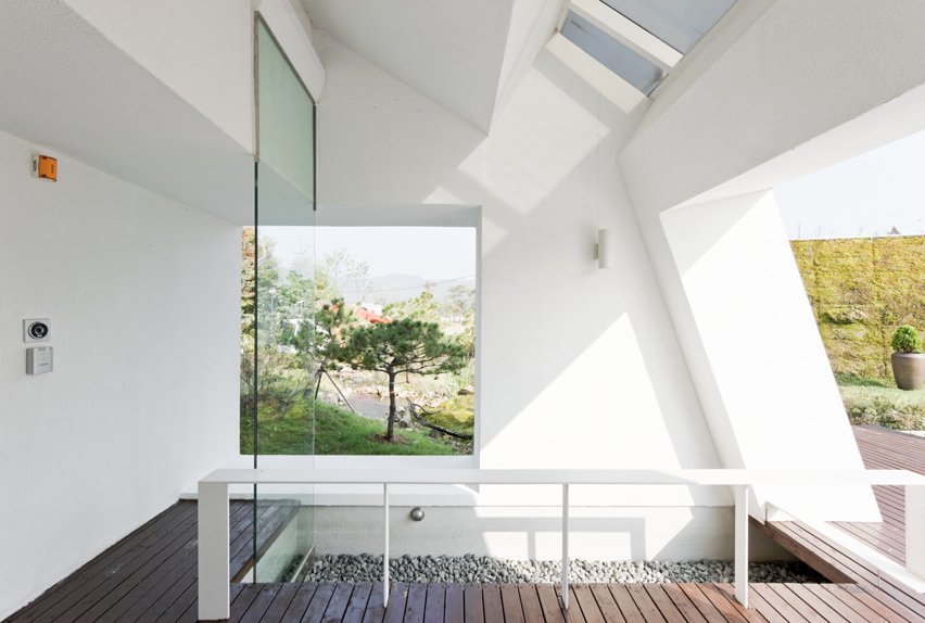 Green Roof Home Interior