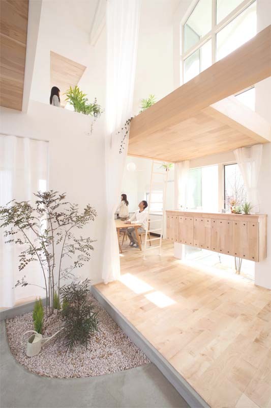 Kofunaki House indoor garden