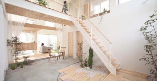 Kofunaki House stairs and loft