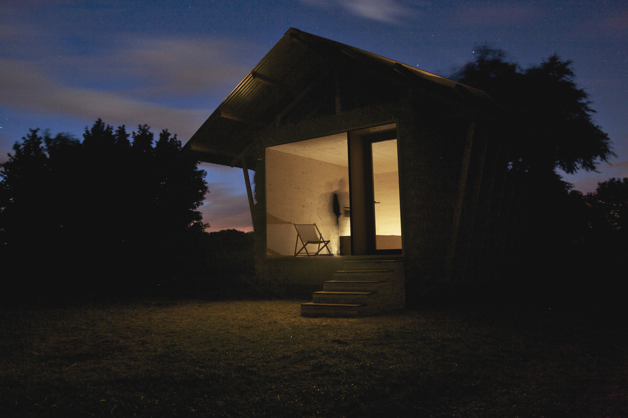 Ecologic Pavilion in Alsace at night