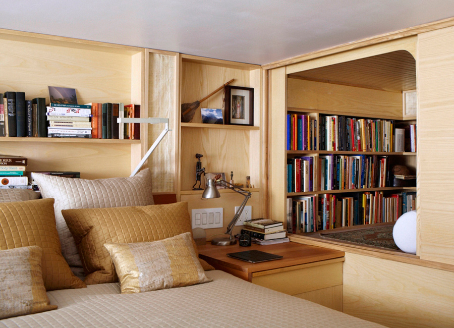 240 sq ft loft apartment in new york tiny library