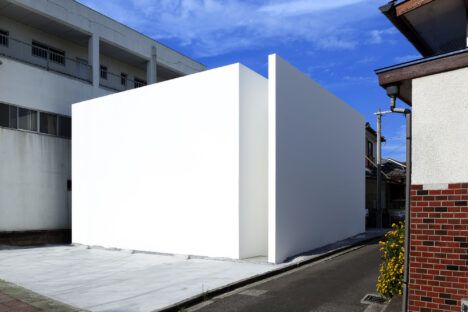 House-T Tsukano Architects entrance