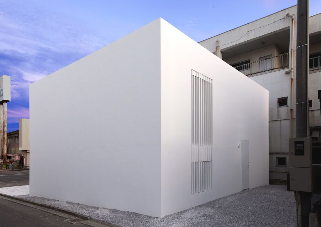 House-T Tsukano Architects windowless