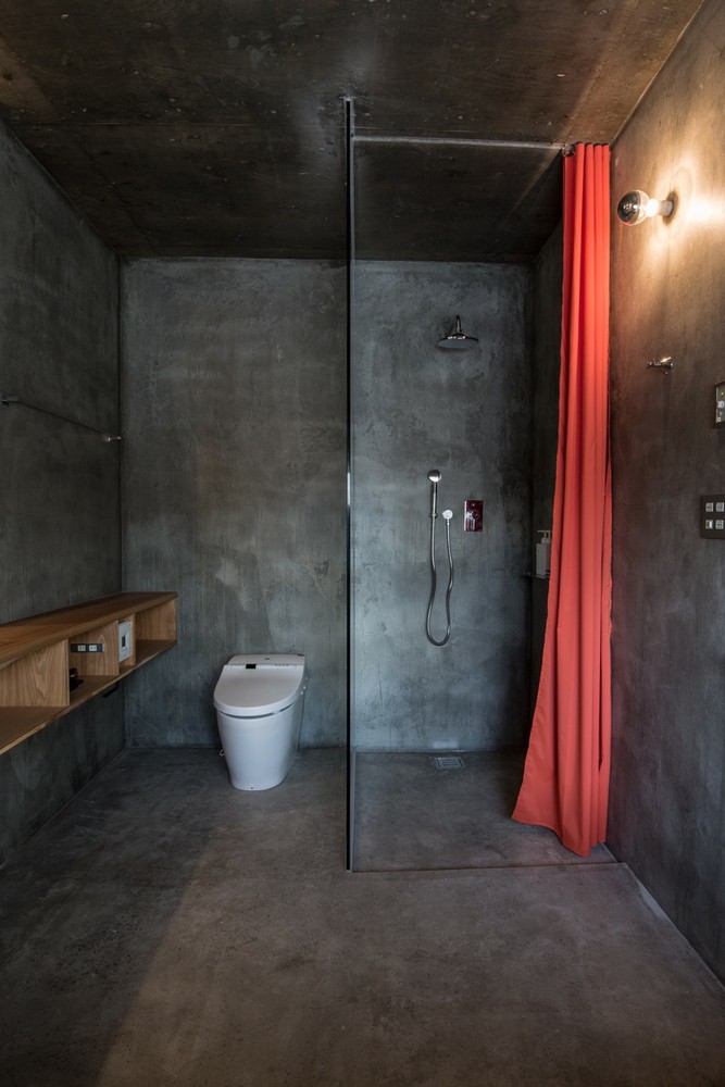 L House Hokkaido concrete bathroom